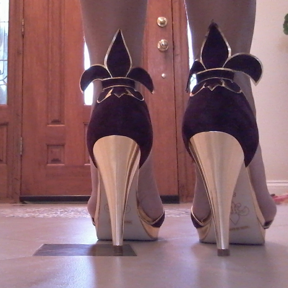 ❌SOLD❌ HERSTAR PURPLE FLEUR DE LIS High Heels - Picture 5 of 8